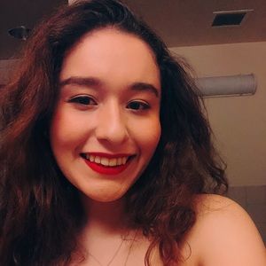 Meet your Posher, María f